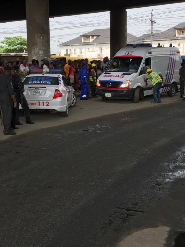 BLACK FRIDAY!!! how over Speeding 'Danfo' Driver Kills Heavily Pregnant Woman, Fish Seller in Lagos [Photos]