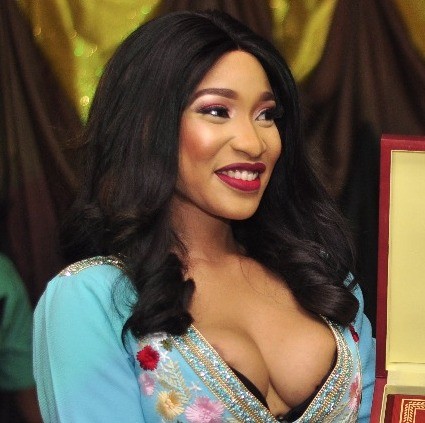 Tonto Dikeh and Her Boobs Receives the Niger Delta Humanitarian Peace Ambassador Award [Photos]