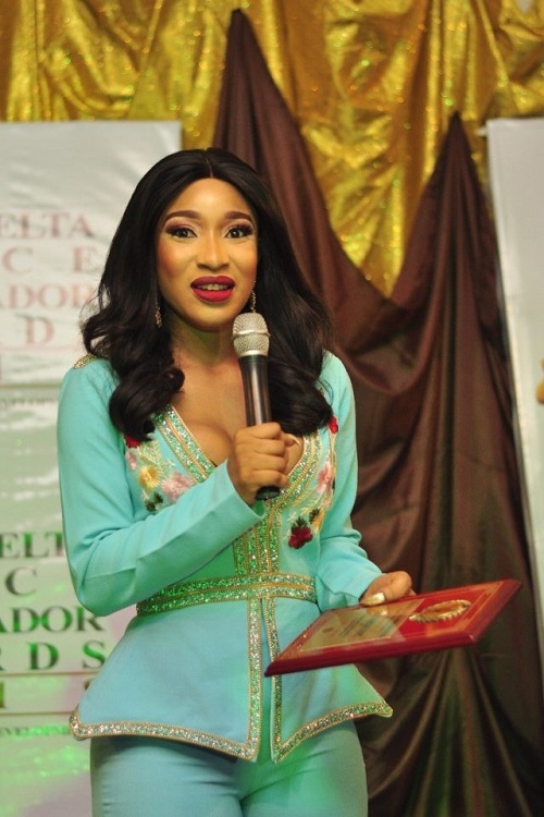 Tonto Dikeh and Her Boobs Receives the Niger Delta Humanitarian Peace Ambassador Award [Photos]