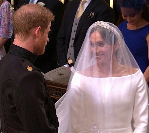 #RoyalWedding: Prince Harry Cries Endlessly As Meghan Arrives The Alter In A Spectacular Wedding Dress [Photos]