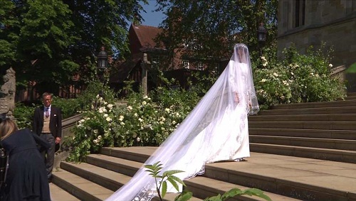 #RoyalWedding: Prince Harry Cries Endlessly As Meghan Arrives The Alter In A Spectacular Wedding Dress [Photos]