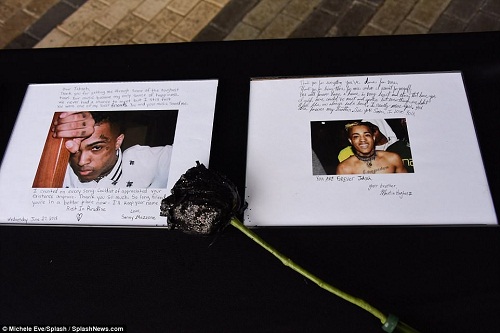 So Sad!!!Heart Melting Photos of Xxxtentacion Fans Crying At His Open-Casket Memorial [Photos]