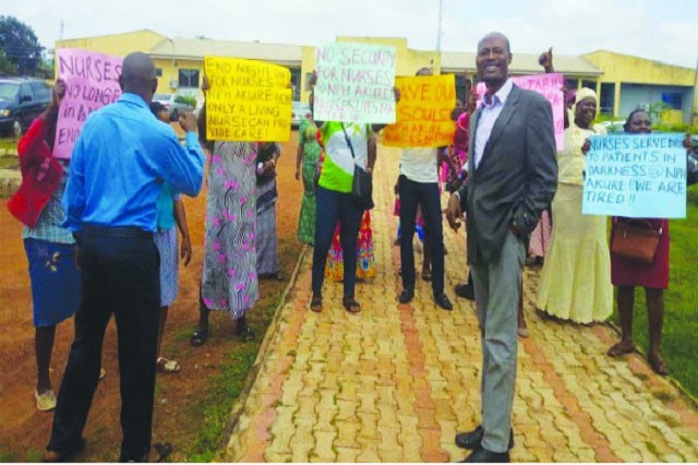 The Yahoo Boy That Killed the Daughter of Ex-Ondo Deputy Governor, Stabs Two Psychiatric Nurses and Beats a Doctor To Coma And This Happened [Photos]