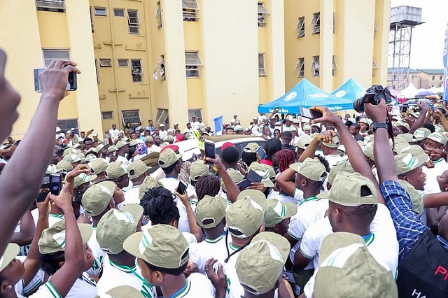 More Photos of Davido as He Arrives NYSC Camp in Lagos like A President [Photos]