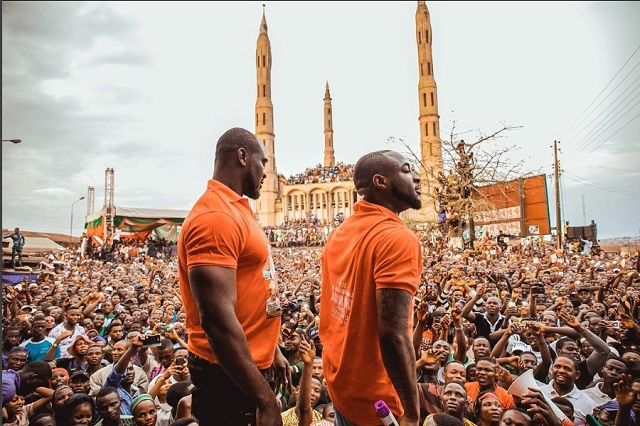 More photos of davido as he was mobbed by crowd when campaigning for his uncle Ademola Adeleke in Osun