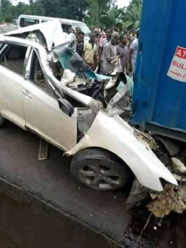 FUTO final year student identified as Uwakwe Jennifer, reportedly died in an accident which occurred