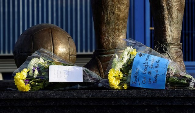 Heartbroken Fans Hold a Vigil in France for Argentine Striker Emiliano Sala after His Plane Vanishes Over Channel Islands [Photos]