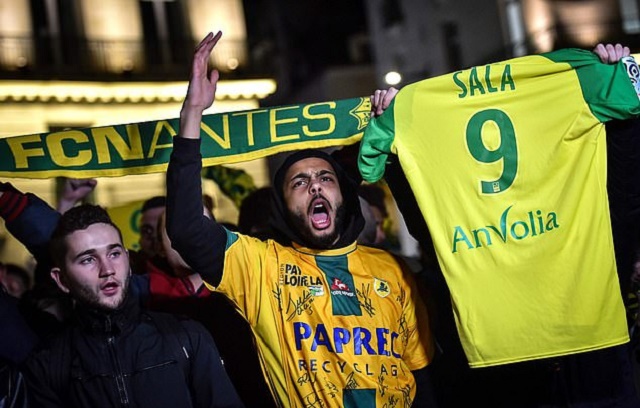 Heartbroken Fans Hold a Vigil in France for Argentine Striker Emiliano Sala after His Plane Vanishes Over Channel Islands [Photos]