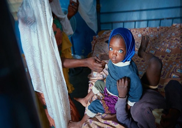 See Beautiful New Photos Of Woman With Blue Eyes And Her Daughters Who Were Abandoned