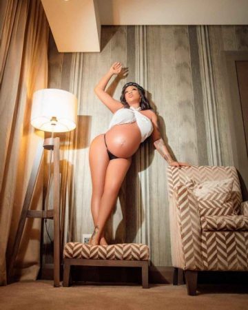 Toyin Lawani Flaunts Baby Bump In Sexy New Photo