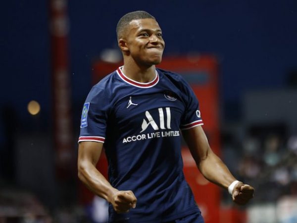 Real Madrid make €160m transfer bid for Kylian Mbappe